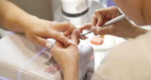 ¿Cuánto cuesta una manicure? Precios en 2026