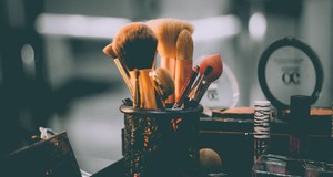 ¿Cuánto cuesta la peluquería y el maquillaje para novia? Precios en 2025 ¿Cuánto cuesta la peluquería y el maquillaje para novia? Precios en 2025