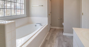 ¿Cuánto cuesta remodelar un baño sin obras? Precios 2026