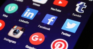 ¿Cuánto cuesta un servicio de gestión de redes sociales o community manager? Precios en 2025